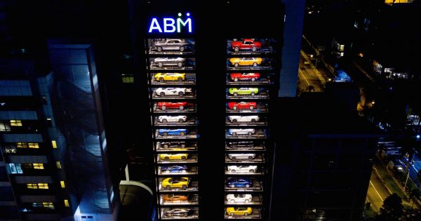 It’s Official. You Can Now Buy Luxury Cars Through a Vending Machine.